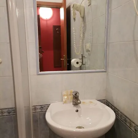 Termini Tina Ya Panzió
