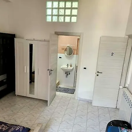 Termini Tina Ya فندق مبيت وإفطار 3*