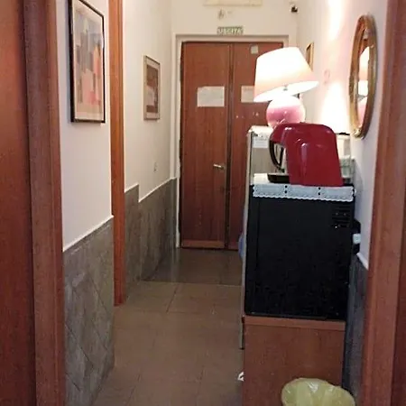 فندق مبيت وإفطار Termini Tina Ya روما